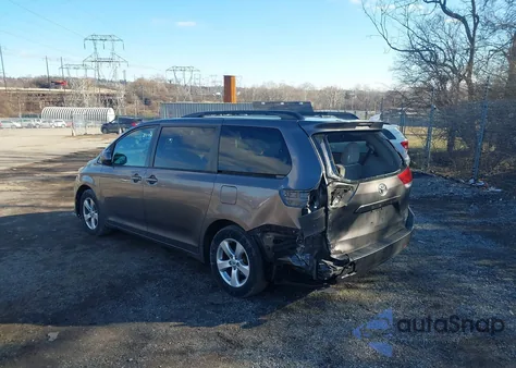 2013 Toyota Sienna Le V6 8 Passenger from USA, damaged, VIN 5TDKK3DC5DS331071